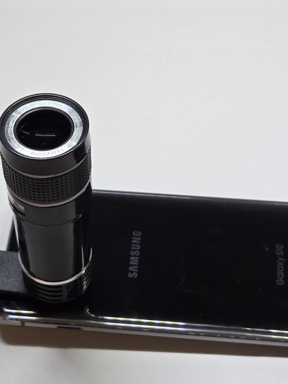 Black Mobile Telephoto Lens Attachment for Samsung Smartphones